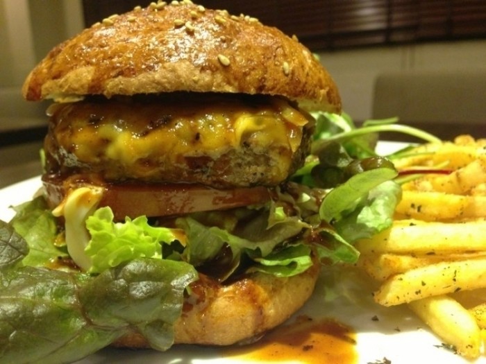 來源: https://www.facebook.com/frapscafe/photos/pb.344904848884513.-2207520000.1416822814./491180297590300/?type=3&theater