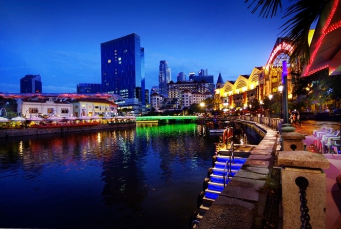 來源: http://commons.wikimedia.org/wiki/File:Clarke_Quay,_Singapore_%283171104214%29.jpg