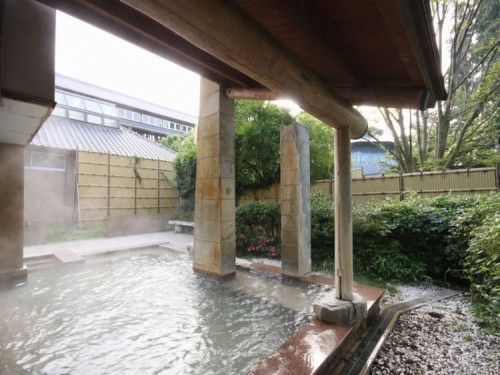 熊本 擁抱自然獨享溫泉 5間阿蘇山周邊住宿推薦 竹樂亭 瑠璃 湯巡追荘 Travelbook旅人網