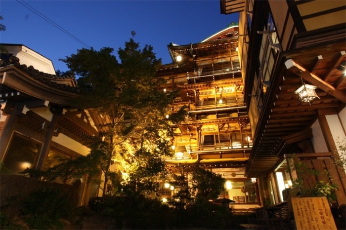 來源: https://travelbook.com.tw/b64r/aHR0cDovL2NsaWNrLmxpbmtzeW5lcmd5LmNvbS9mcy1iaW4vY2xpY2s%2FaWQ9dnVkZmRTWlBZcXcmc3ViaWQ9Jm9mZmVyaWQ9MjQ3NjAzLjEmdHlwZT0xMCZ0bXBpZD0xNjUxJlJEX1BBUk0xPWh0dHAlMjUzQSUyNTJGJTI1MkZ0cmF2ZWwucmFrdXRlbi5jby5qcCUyNTJGSE9URUwlMjUyRjMyMDQ0JTI1MkYzMjA0NC5odG1s