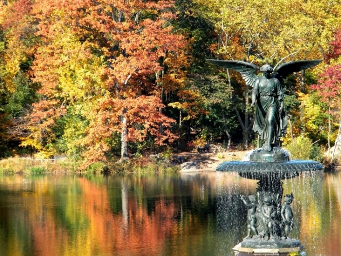來源: http://publicdomainclip-art.blogspot.jp/2013/11/bethesda-fountain-autumn-fall-colors-in.html