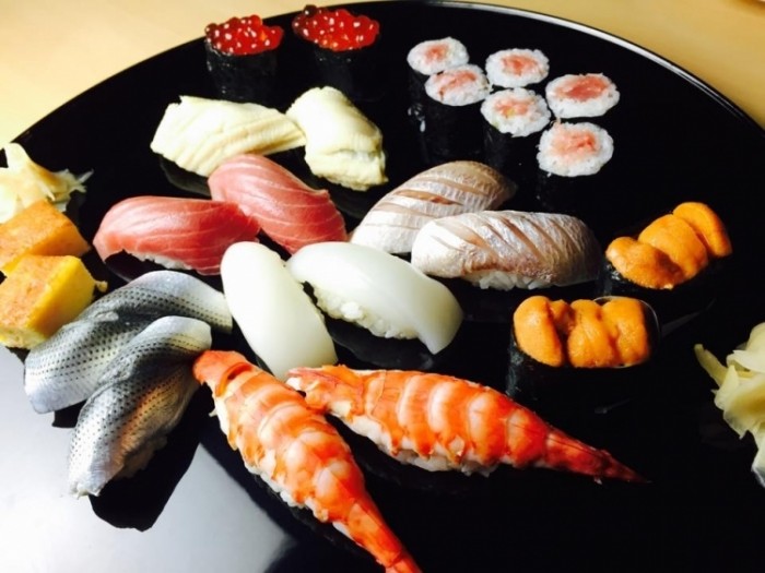 來源: https://www.facebook.com/sushiimayoshi/photos/pb.348474901904599.-2207520000.1443460034./770438523041566/?type=3&theater