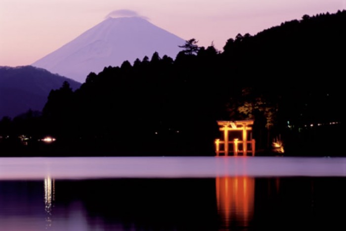 來源: http://www.hakone.or.jp/?p=565&sarea=%E8%8A%A6%E3%83%8E%E6%B9%96%E3%83%BB%E8%8A%A6%E4%B9%8B%E6%B9%AF&gana=member