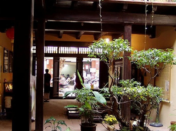 來源: http://afamily.vn/nha-hay/bao-ton-pho-co-bang-nhung-cong-trinh-trung-tu-mau-muc-20100927075628748.chn