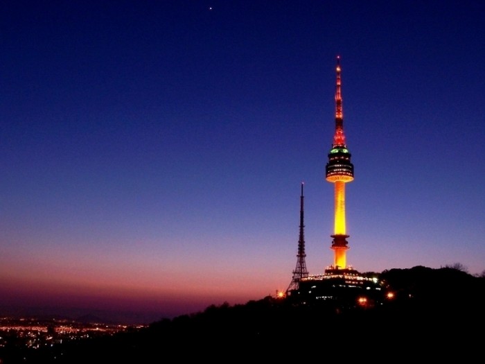 來源: http://seoulweathersubwaymap.blogspot.jp/2014/04/n-seoul-tower-location-map.html