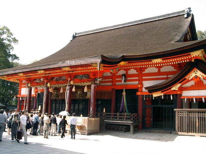 來源: http://ja.wikipedia.org/wiki/%E5%85%AB%E5%9D%82%E7%A5%9E%E7%A4%BE