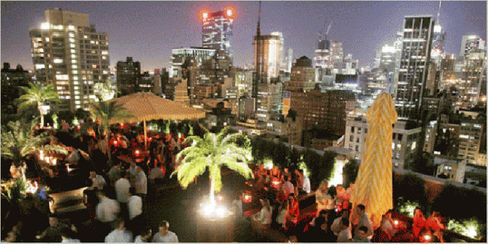 來源: http://www.new-york-city-travel-tips.com/230-fifth-rooftop-bar-panoramic-view-empire-state-building/