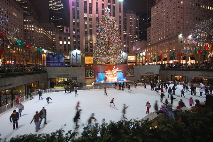 來源: http://inhabitat.com/nyc/this-years-rockefeller-center-christmas-tree-is-locally-sourced-from-new-jersey-and-lit-with-led-lights/