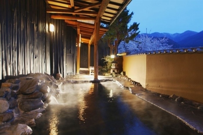 來源: https://travelbook.com.tw/b64r/aHR0cDovL2NrLmpwLmFwLnZhbHVlY29tbWVyY2UuY29tL3NlcnZsZXQvcmVmZXJyYWw%2Fc2lkPTMxNTc1NjgmcGlkPTg4Mjk1NzM0MiZ2Y191cmw9aHR0cHMlM0ElMkYlMkZ3d3cuZXhwZWRpYS5jby5qcCUyRk5hZ2Fuby1Ib3RlbHMtSXNzYW5vLUtvbWljaGktQml5dW5vLVlhZG8uaDU2MjA5NDAuSG90ZWwtSW5mb3JtYXRpb24lM0ZlYXBpZCUzRDAtMjglMjZhZmZjaWQlM0RqcC5uZXR3b3JrLnZhbHVlY29tbWVyY2UuZ2VuZXJhbF9teWxpbmsu