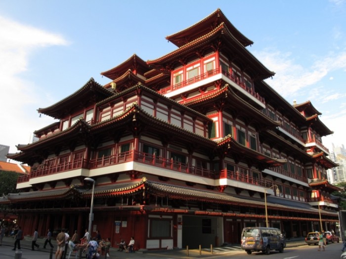 來源: http://singaporecitymrttourismmap.blogspot.jp/2014/07/buddha-tooth-relic-temple-and-museum.html