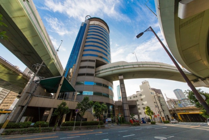 來源: http://www.street-pics.net/tkg-gatetower-building-hanshin-high-way/