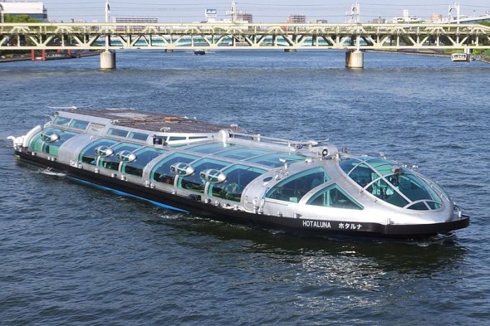 來源: https://commons.wikimedia.org/wiki/File:Water_bus_Hotaluna_201604.jpg