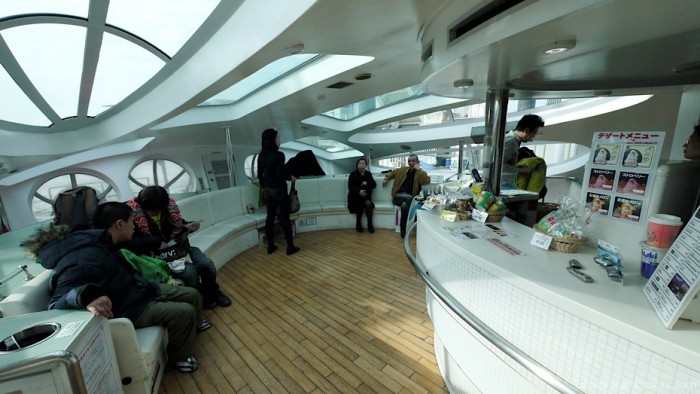 來源: https://vadebarcos.wordpress.com/2015/12/19/autobus-acuatico-himiko-tokio/