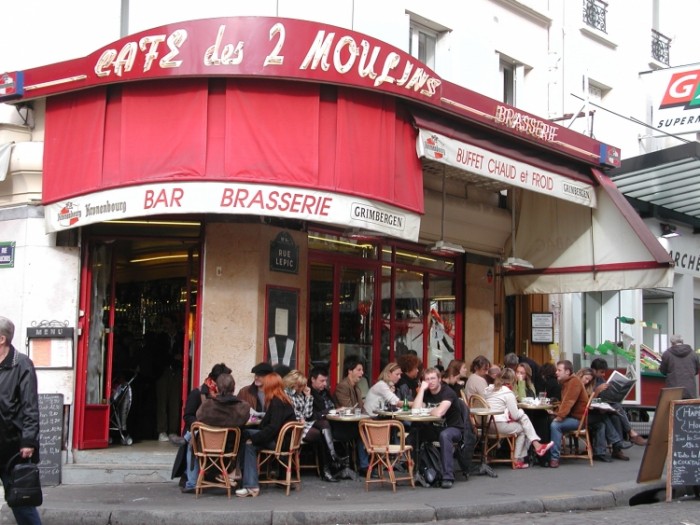 來源: https://en.wikipedia.org/wiki/Caf%C3%A9_des_2_Moulins
