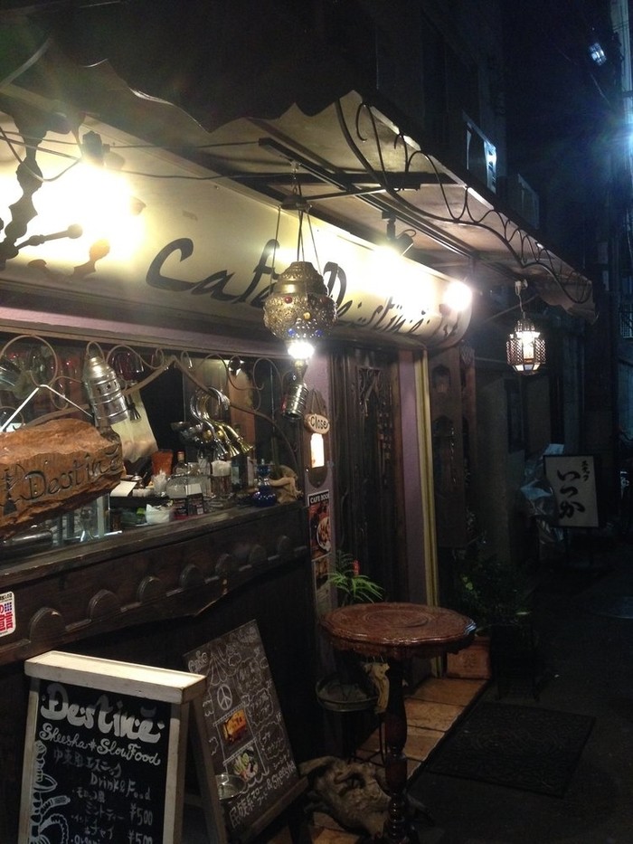 來源: http://www.yelp.co.jp/biz/%E3%82%AB%E3%83%95%E3%82%A7-%E3%83%87%E3%82%A3%E3%82%B9%E3%83%86%E3%82%A3%E3%83%8D-%E5%A4%A7%E9%98%AA%E5%B8%82