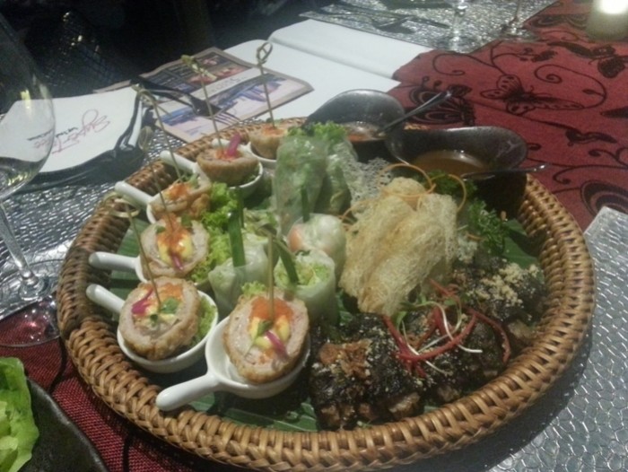 來源: http://singapura-serendipity.blogspot.jp/2013/05/restaurant-review-supertree-by-indochine.html