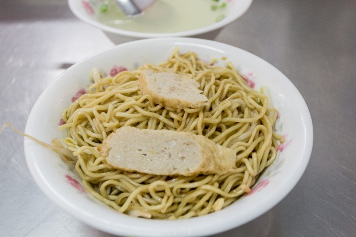 來源: http://ksdelicacy.pixnet.net/blog/post/55961700-%E7%A7%98%E5%AF%86%E7%BE%8E%E9%A3%9F%E4%B9%8B%E5%AE%B5%E5%A4%9C%E4%BB%97---%E5%A4%A7%E8%83%96%E8%B1%AC%E6%B2%B9%E6%8B%8C%E9%BA%B5-x-%E5%8E%9F%E9%98%BF%E7%9C%8B%E8%B1%AC