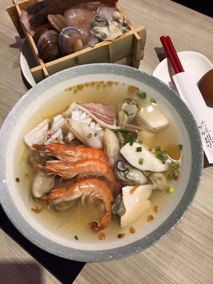 來源: https://www.facebook.com/%E5%92%95%E5%92%9A%E9%BC%8E%E7%A7%81%E6%88%BF%E9%A4%8A%E7%94%9F%E7%81%AB%E9%8D%8B-354751571393922/