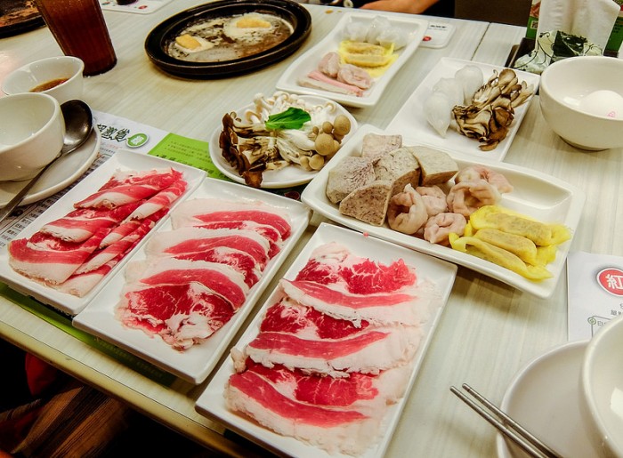 來源: http://savvik123.pixnet.net/blog/post/218493199-%E7%9F%B3%E4%BA%8C%E9%8D%8B---%E5%8F%B0%E5%8C%97%E8%88%88%E9%9A%86%E5%BA%97-,%E5%8F%AF%E4%BB%A5%E5%96%AE%E9%BB%9E%E5%BE%88%E7%89%B9%E5%88%A5,-%E5%A4%96%E5%A0%B4