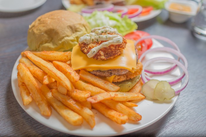 來源: http://ksdelicacy.pixnet.net/blog/post/62014780-%E9%AB%98%E9%9B%84%E7%BE%8E%E9%A3%9F---%E5%B8%83%E9%9B%B7%E5%85%8B%E6%BC%A2%E5%A0%A1-x-40%E7%A8%AE%E5%8F%A3%E5%91%B3%E6%BC%A2%E5%A0%A13%E7%A8%AE%E9%A2%A8%E6%A0%BC