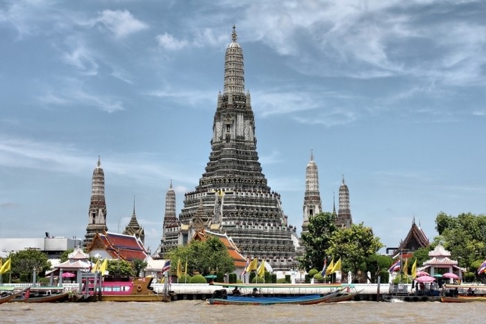 來源: http://www.thelongestwayhome.com/blog/travel-thailand/visiting-wat-arun-in-bangkok-thailand/