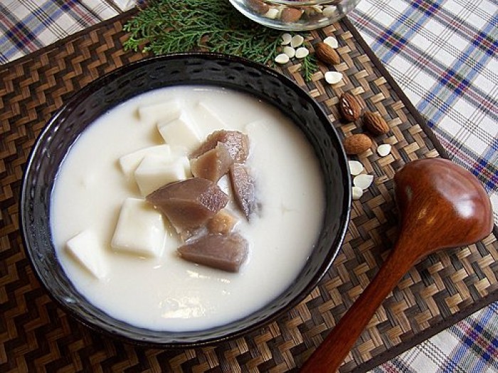 來源: http://blog.xuite.net/kimi0857/twblog/127182216-%E6%9D%8F%E4%BB%81%E8%B1%86%E8%85%90%E7%95%8C%E7%9A%84%E6%98%9F%E5%B7%B4%E5%85%8B-%E3%80%8C%E9%82%A3%E5%80%8B%E5%B9%B4%E4%BB%A3%E3%80%8D%E6%9D%8F%E4%BB%81%E8%B1%86%E8%85%90%E5%86%B0
