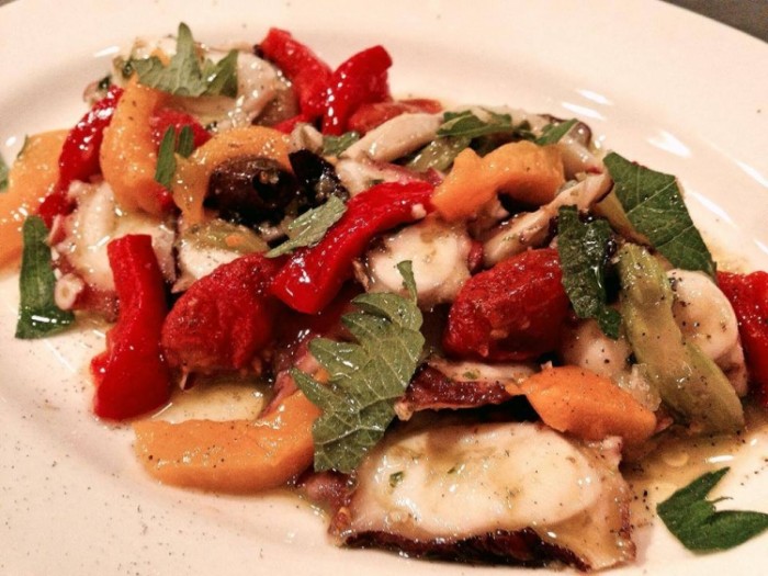來源: https://www.facebook.com/bistro.lounge.bicoque/photos/pb.320472251375303.-2207520000.1445505698./634163503339508/?type=3&theater