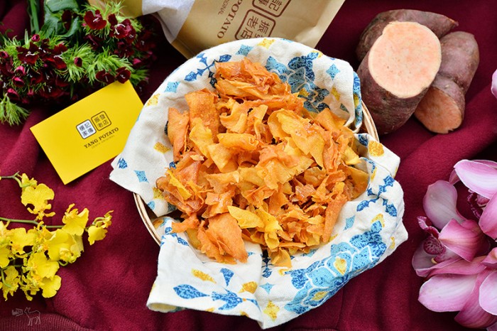 來源: https://ifoodie.tw/blog/56a617af88de410d6b48dd4f-%E9%81%8E%E5%B9%B4%E9%80%81%E7%A6%AE%E9%9B%B6%E5%98%B4%E9%A3%9F%E6%8E%A8%E8%96%A6:%E6%A5%8A%E8%A8%98%E5%AE%B6%E5%82%B3%E5%9C%B0%E7%93%9C%E9%85%A5%E6%8C%AF%E7%99%BC%E8%80%81%E5%BA%97%20%E5%A5%BD%E5%90%83%E6%B6%AE%E5%98%B4%E6%9C%89%E7%A6%AE%E7%9B%92%E5%8C%85%E8%A3%9D%20%E5%8F%B0%E6%9D%B1%E7%BE%8E%E9%A3%9F%E4%BC%B4%E6%89%8B%E7%A6%AE