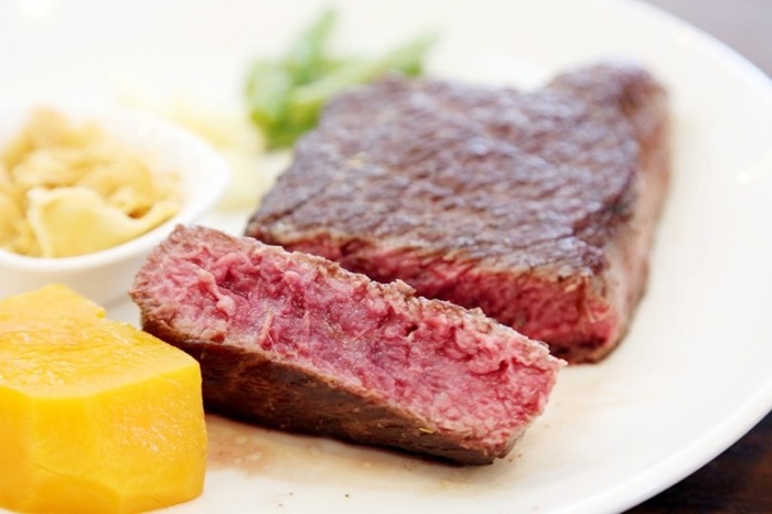 來源: https://ifoodie.tw/blog/55c0c1368ec126890bdff9f9-%E7%89%A7%E7%A9%80%E7%A6%BE%E7%89%9B%20%E5%9C%A8%E9%BA%B5%E5%BA%97%E5%B0%B1%E8%83%BD%E5%90%83%E7%BE%8E%E5%9C%8B%E5%86%B7%E8%97%8F%E8%87%AA%E7%84%B6%E7%89%9B%E6%8E%92%20%E9%82%84%E5%AE%89%E6%A0%BC%E6%96%AFPrime%E7%AD%89%E7%B4%9A%20%E8%83%BD%E4%B8%8D%E4%BE%86%E5%90%83%E5%97%8E%EF%BC%9F