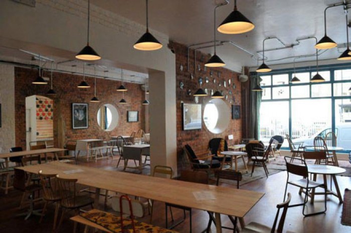 來源: http://www.lostateminor.com/2011/09/15/life-drawing-at-the-book-club-in-hoxton/