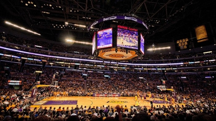 來源: http://blog.tiqiq.com/2014/11/guide-buying-tickets-staples-center/