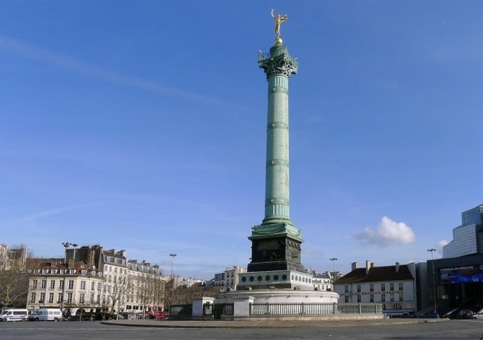 來源: http://commons.wikimedia.org/wiki/File:P1160486_Paris_IV-XI-XII_place_de_la_Bastille_rwk.jpg