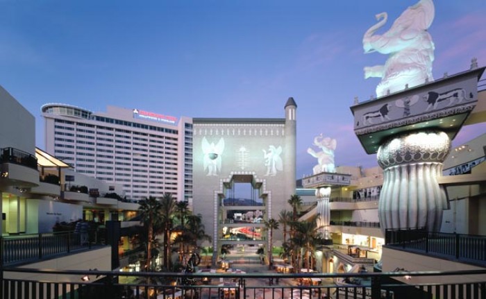 來源: http://lightingdesignalliance.com/projects/featured/hollywood_highland/category/15