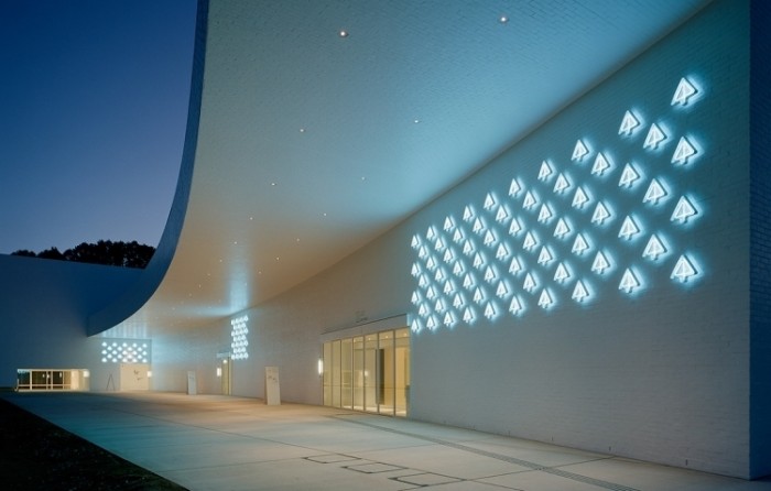 來源: http://www.aomori-museum.jp/ja/about/vi/