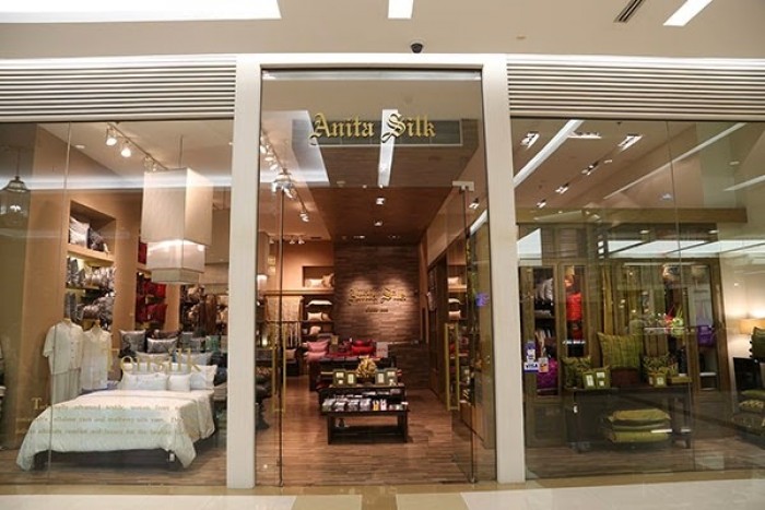 來源: http://www.siamparagon.co.th/detail_shop_mobile.php?content_id=307&grp=shop&view=search