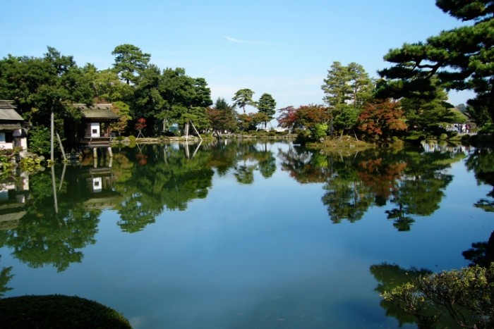 來源: http://ja.wikipedia.org/wiki/%E5%85%BC%E5%85%AD%E5%9C%92