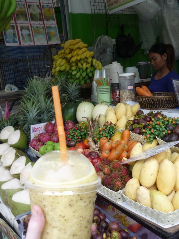 來源: http://eatingmodern.com/2012/09/08/breakfast-in-bangkok-and-a-novel-about-mcdonalds/