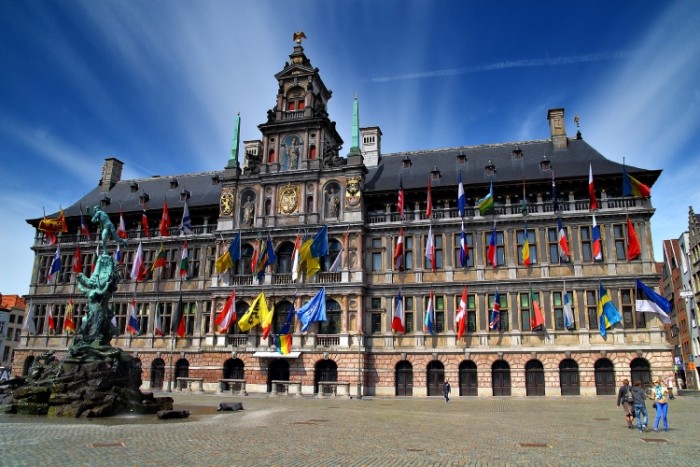 來源: http://arnoudvantilburg.nl/steden/antwerpen/